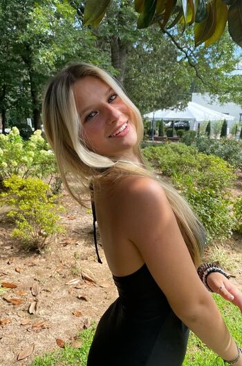 Full leaked Skylightlife/ private onlyfans photo