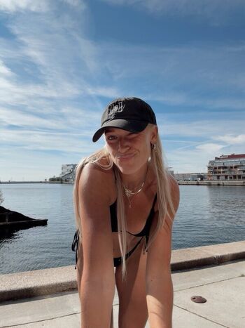 Full leaked Riribebe page private photo
