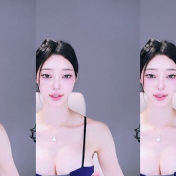 Full leaked Riribebe page private photo