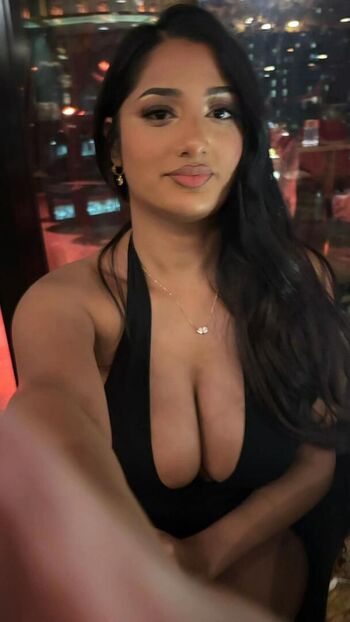 Full leaked Riya b private onlyfans photo
