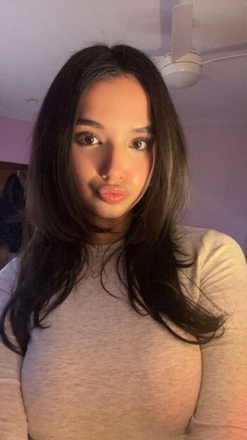 Full leaked Riya thind private onlyfans photo