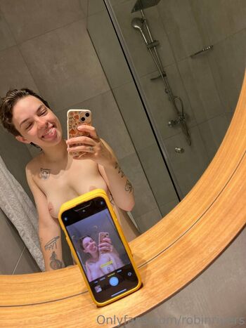Full leaked Robinrivers page private photo