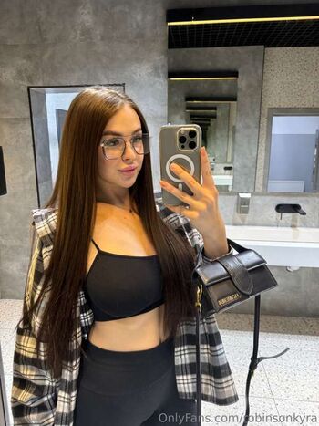 Full leaked Robinsonkyraa private photo