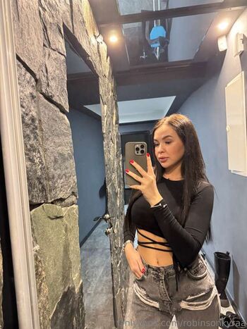 Full leaked Robinsonkyraa private photo