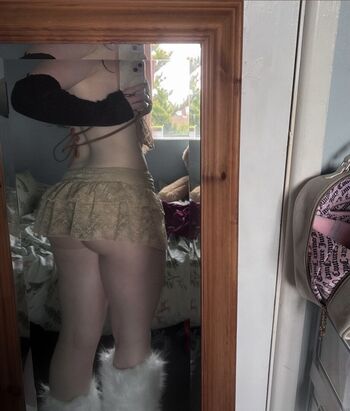 Full leaked Robyn private photo