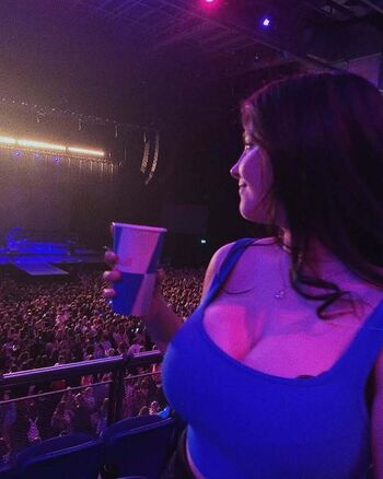 Full leaked Robyn private photo