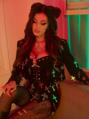 Full leaked Rolyat private photo
