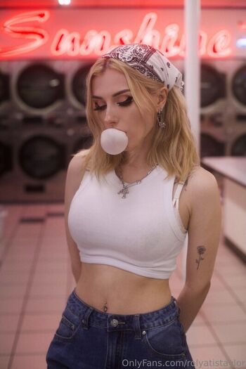 Full leaked Rolyatistaylor page private photo