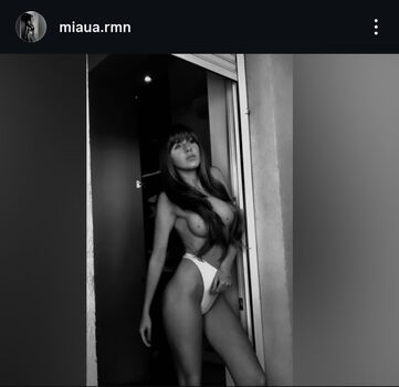 Full leaked Romanian girls page private onlyfans photo