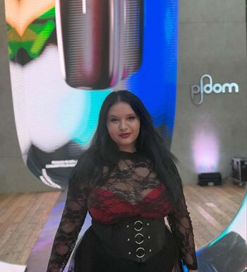 Full leaked Romanian girls page private onlyfans photo