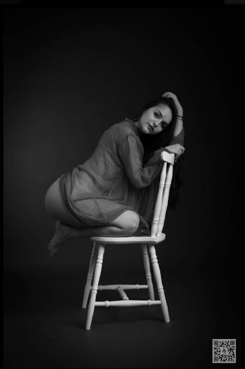 Full leaked Romanian girls private onlyfans photo