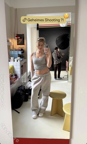 Full leaked Romina jana private onlyfans photo