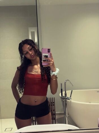 Full leaked Rominaszn private onlyfans photo