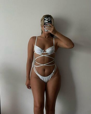 Full leaked Romitavlz private photo