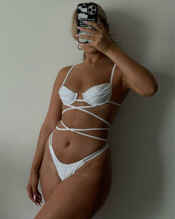 Full leaked Romitavlz private photo