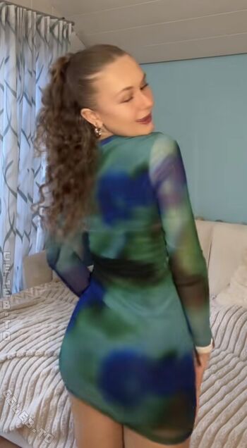 Full leaked Romysvibess page private photo