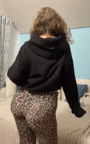 Full leaked Romysvibess page private photo