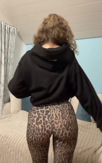 Full leaked Romysvibess page private photo