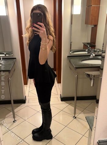 Full leaked Romyxxs private onlyfans photo