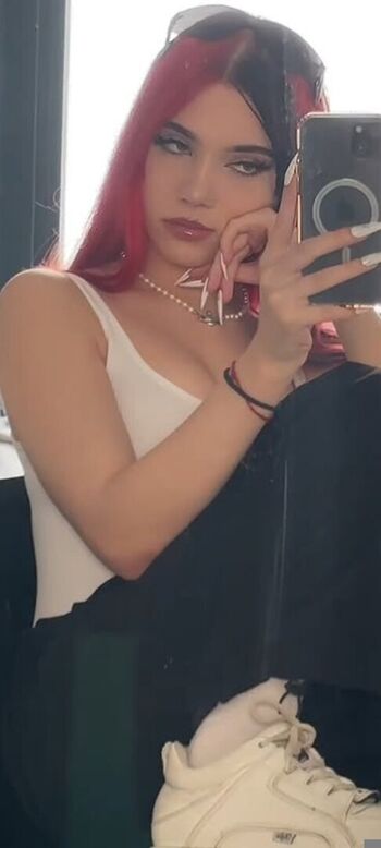 Full leaked Roniira private photo