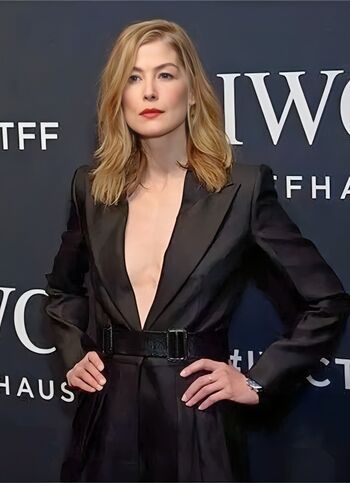 Rosamund Pike