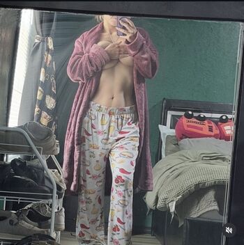 Full leaked Rose w private photo