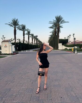 Full leaked Rose woo page private onlyfans photo