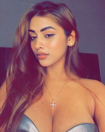 Full leaked Roshnisingh private onlyfans photo