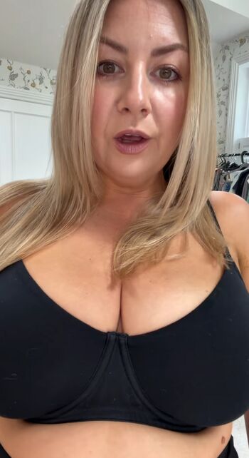 Full leaked Rosie ramsey private photo
