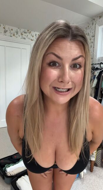 Full leaked Rosie ramsey private photo