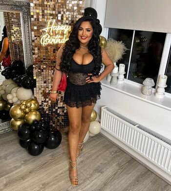 Full leaked Rosiemayfendleyx private onlyfans photo