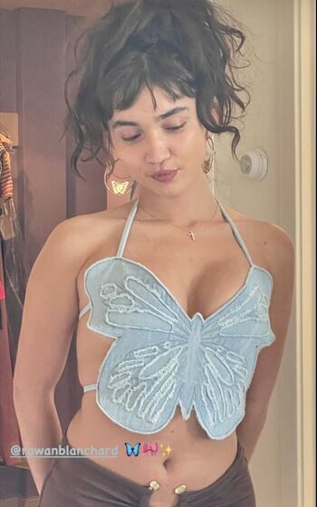 Full leaked Rowan blanchard private photo