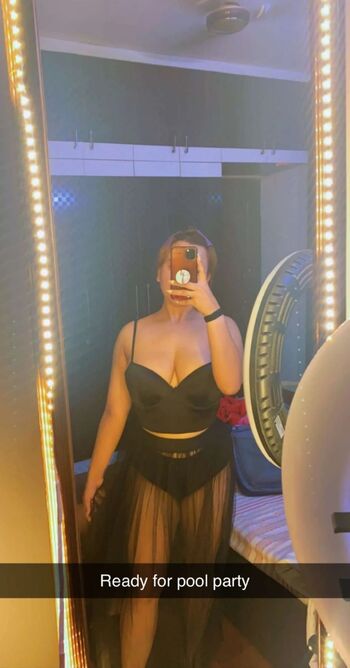 Full leaked Rowhi rai private photo