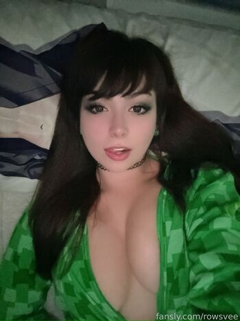 Full leaked Rowsvee  page private onlyfans photo