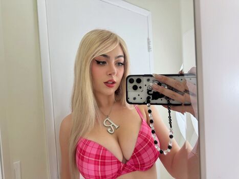 Full leaked Rowsvee private onlyfans photo