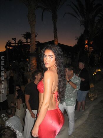 Full leaked Roxanarosuu page private photo