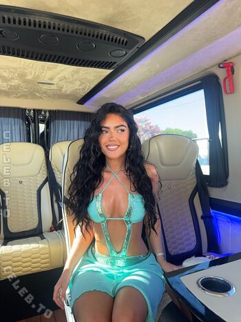 Full leaked Roxanarosuu private photo