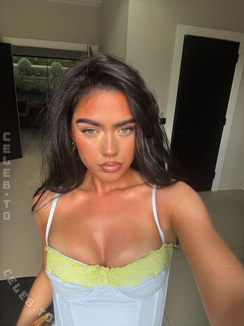 Full leaked Roxanarosuu page private photo