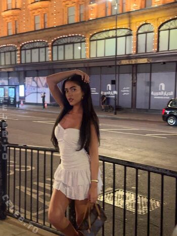 Full leaked Roxanarosuu page private photo