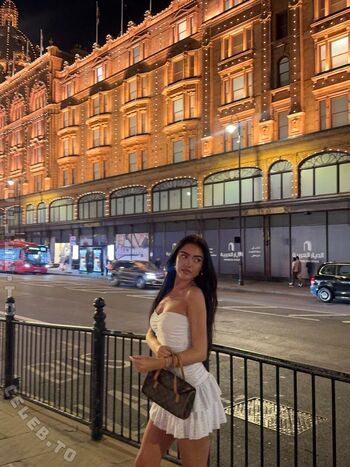 Full leaked Roxanarosuu page private photo