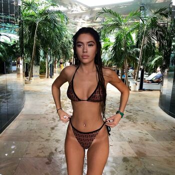 Full leaked Roxanarosuu private photo