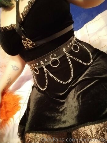 Full leaked Roxxsaurus private photo