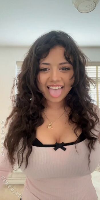 Full leaked Roxy mya private onlyfans photo