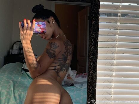 Full leaked Rozay molly private photo