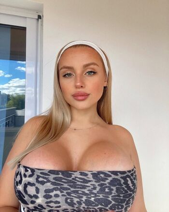 Full leaked Rubiakat page private onlyfans photo