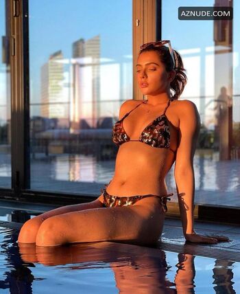 Full leaked Ruhi singh private photo