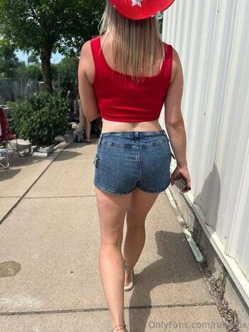 Full leaked Runafox page private onlyfans photo