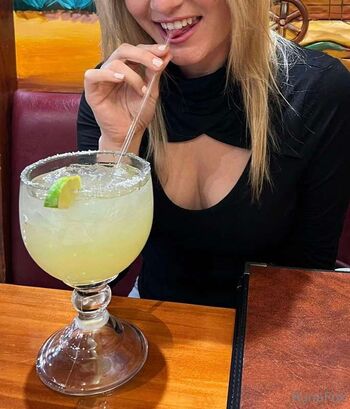 Full leaked Runafox private onlyfans photo