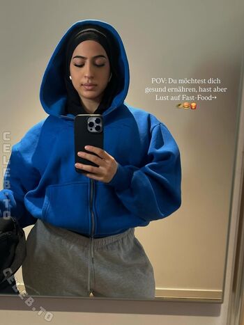 Full leaked Ruqqayyac private onlyfans photo