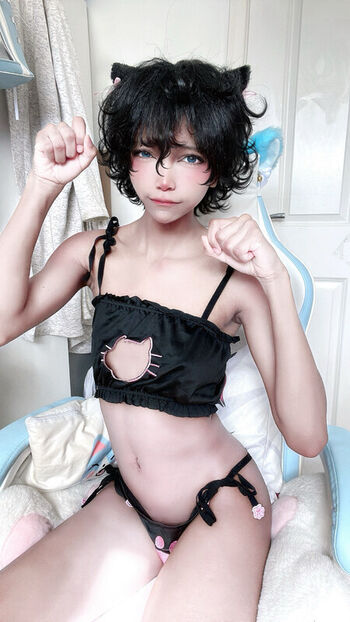 Full leaked Ruruchuu page private photo